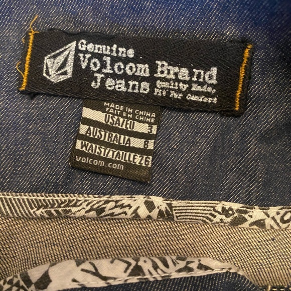 Like new denim volcom skirt - Picture 3 of 3